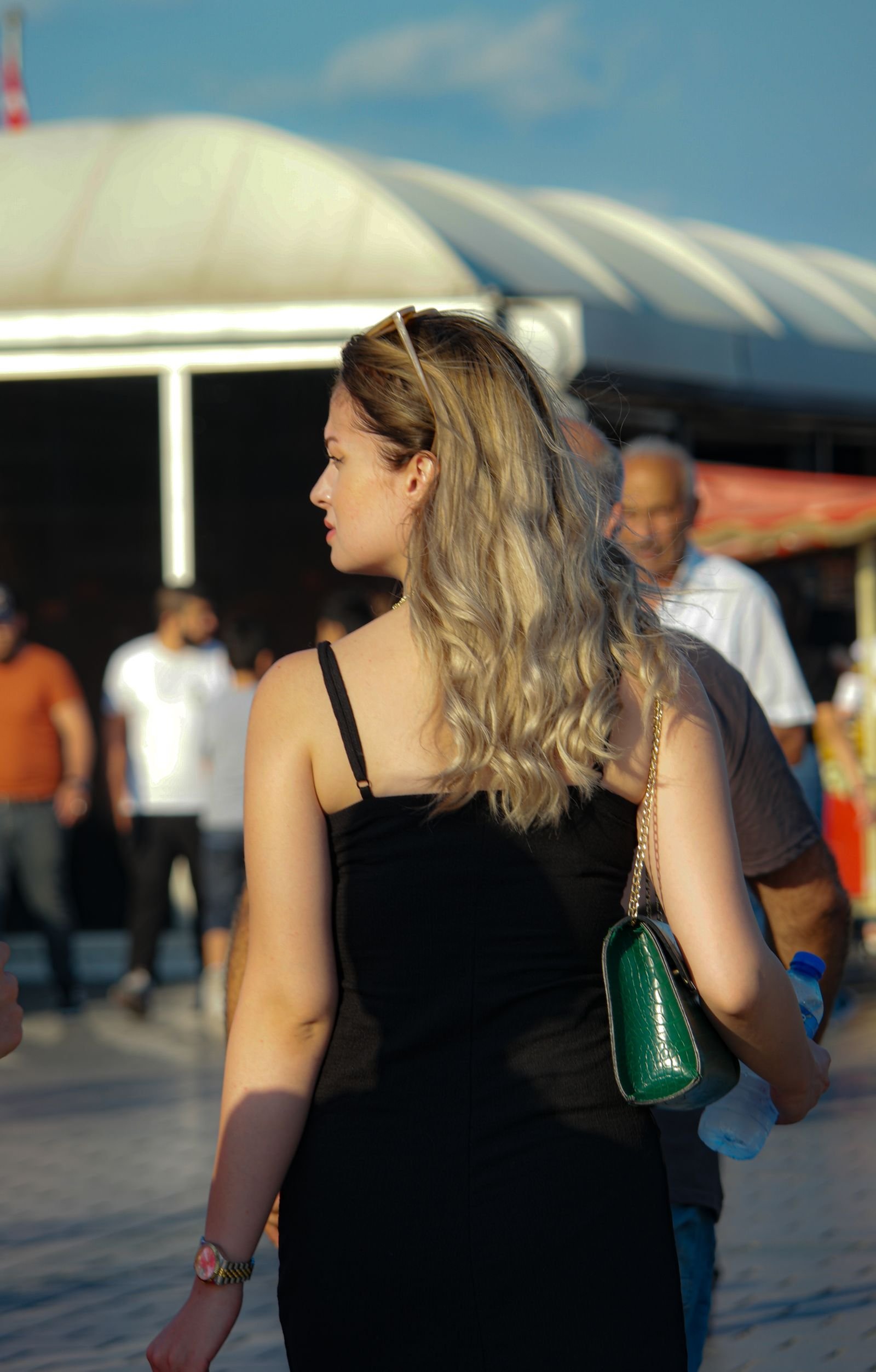 أزياء نسائية